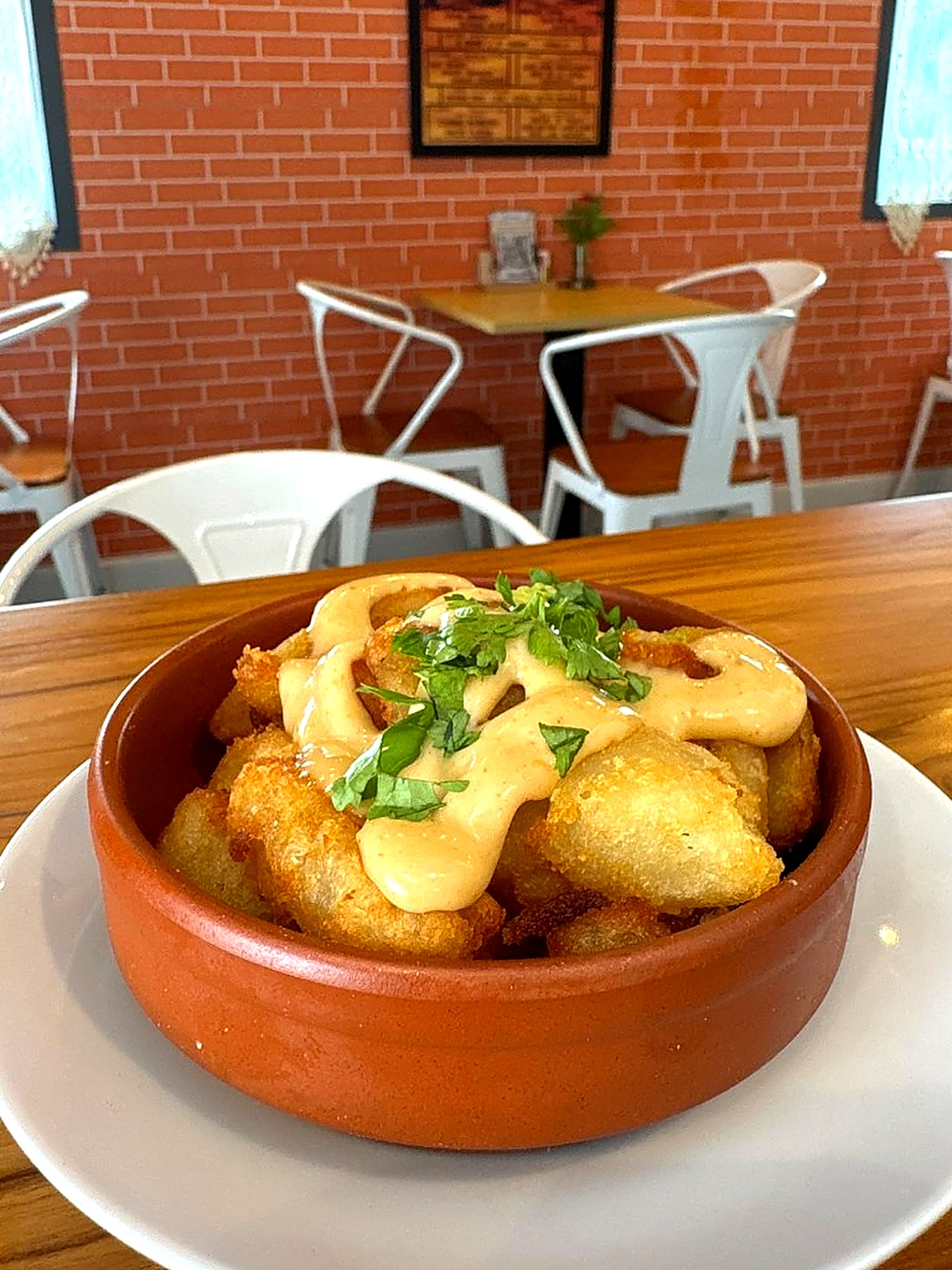 Bravas