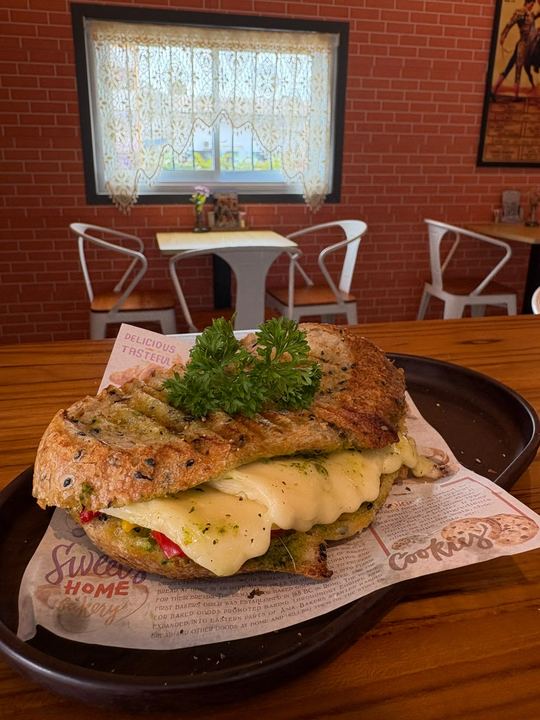 Roasted Pepper & Cheese Melt